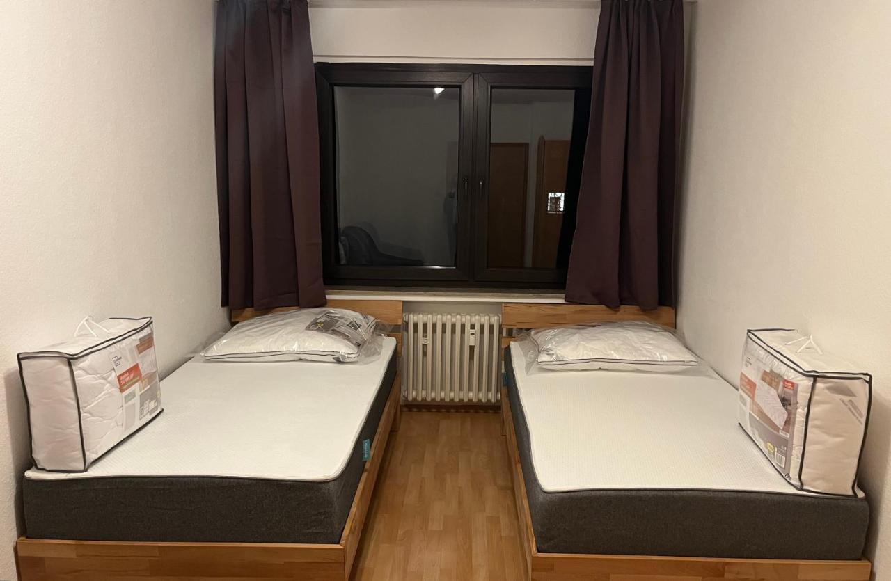 Zimmer Fuer Monteure, Handwerker Oder Reisende Essen Exterior photo