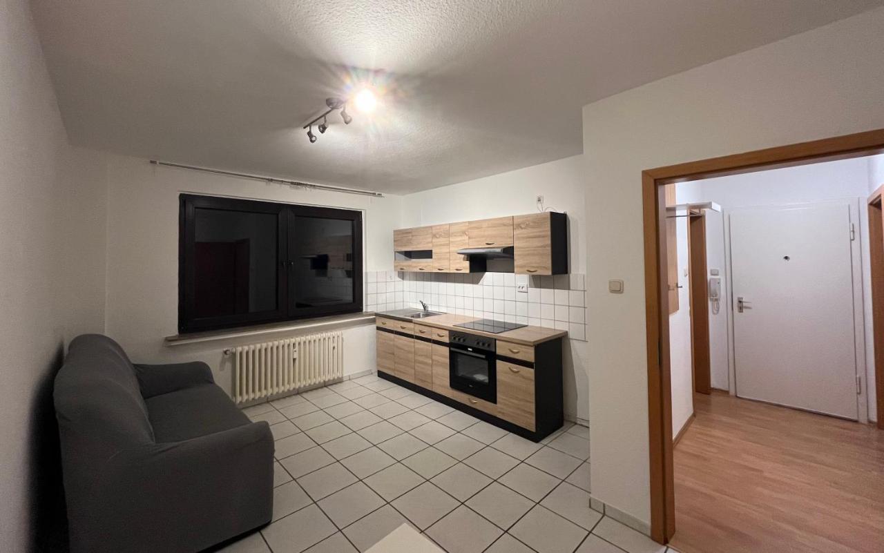 Zimmer Fuer Monteure, Handwerker Oder Reisende Essen Exterior photo
