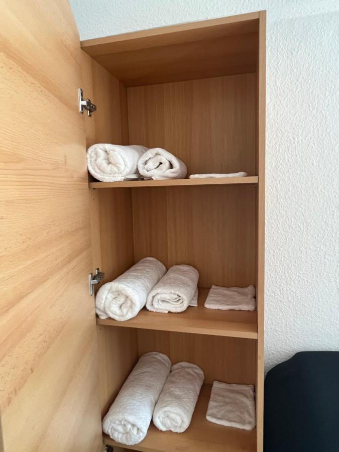Zimmer Fuer Monteure, Handwerker Oder Reisende Essen Exterior photo
