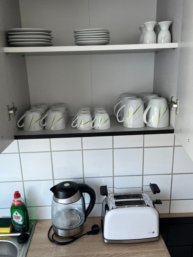 Zimmer Fuer Monteure, Handwerker Oder Reisende Essen Exterior photo