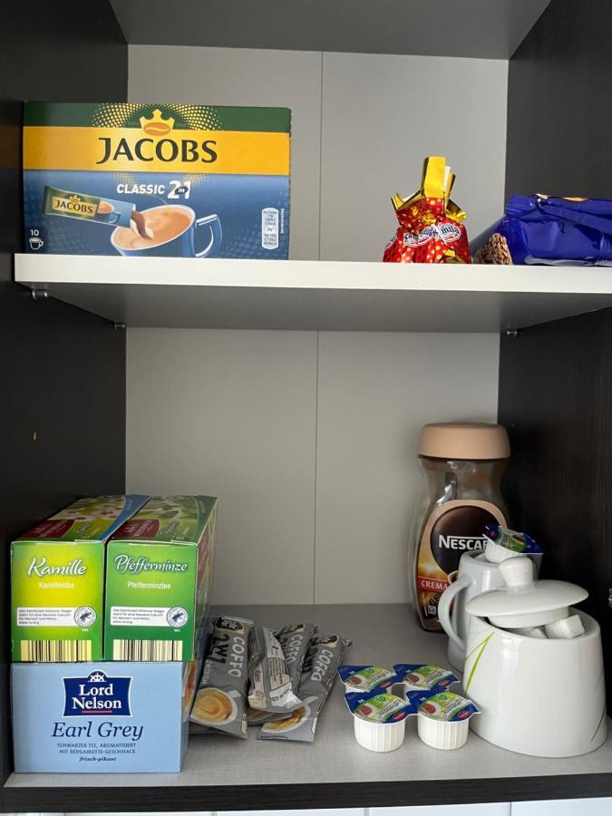 Zimmer Fuer Monteure, Handwerker Oder Reisende Essen Exterior photo